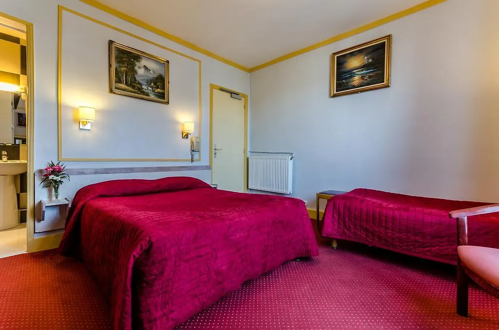 **  Avenir Hotel Montmartre Paris France