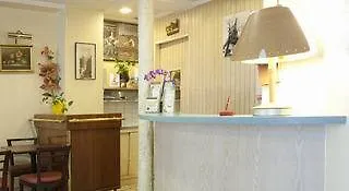 Avenir Hotel Montmartre Paris 2*,