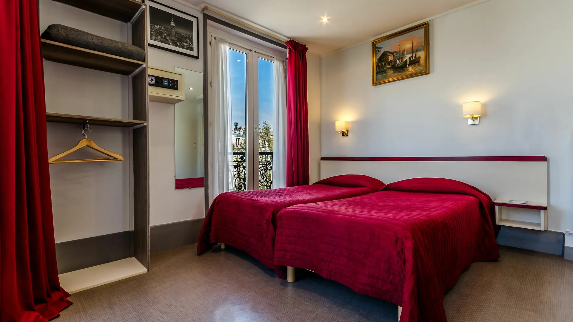 **  Avenir Hotel Montmartre Paris France
